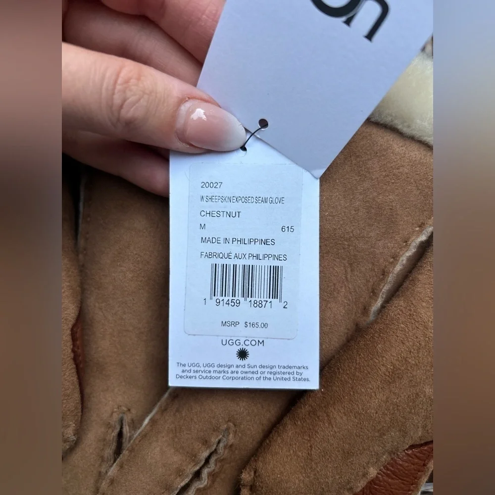 UGG Seamed Sheepskin Tech Gloves in Chestnut New with Tags!